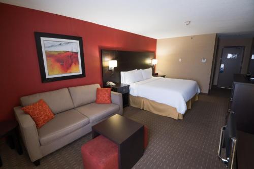 holiday inn express and suites chatham south by ihg
