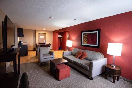 holiday inn express and suites chatham south by ihg