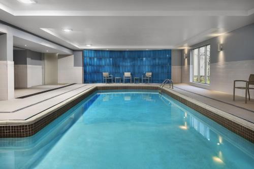 holiday inn express and suites chatham south by ihg