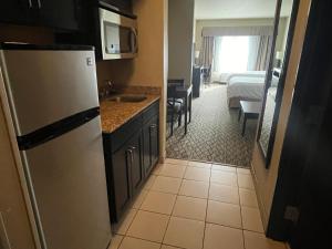 holiday inn express and suites deming mimbres vall