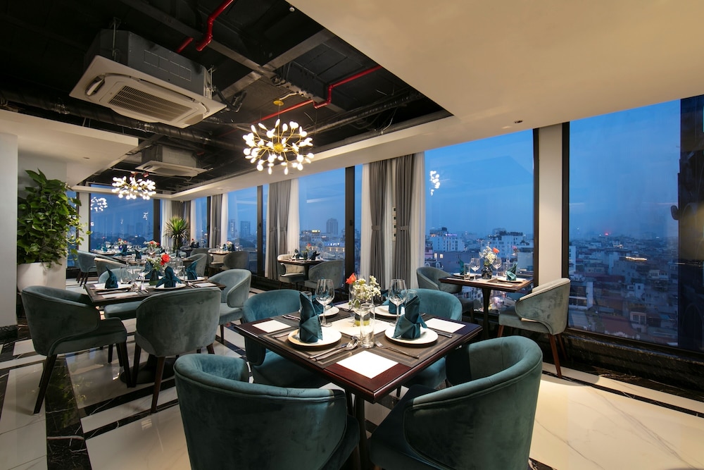 may de ville lakeside hotel