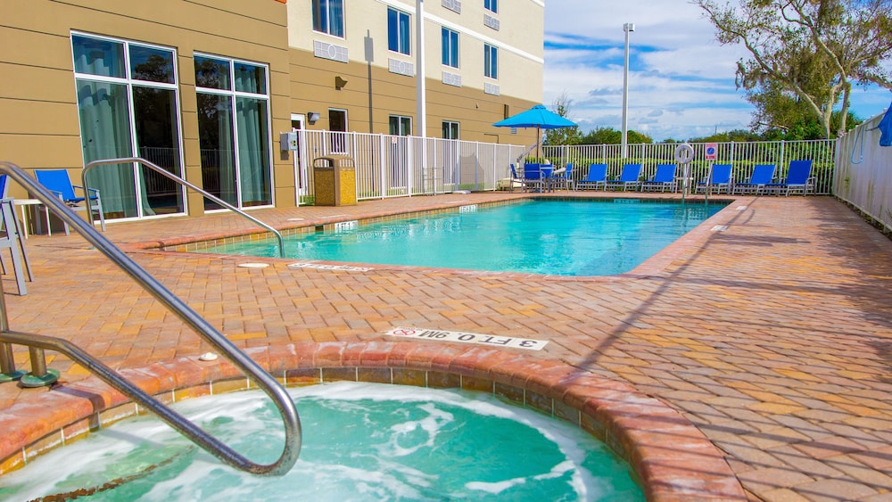 holiday inn express and suites palm bay by ihg