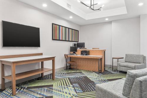 holiday inn express and suites palm bay by ihg