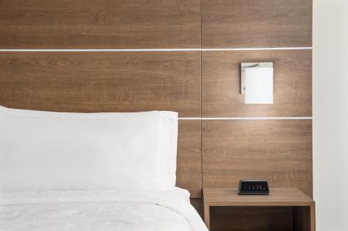 holiday inn express and suites palm bay by ihg