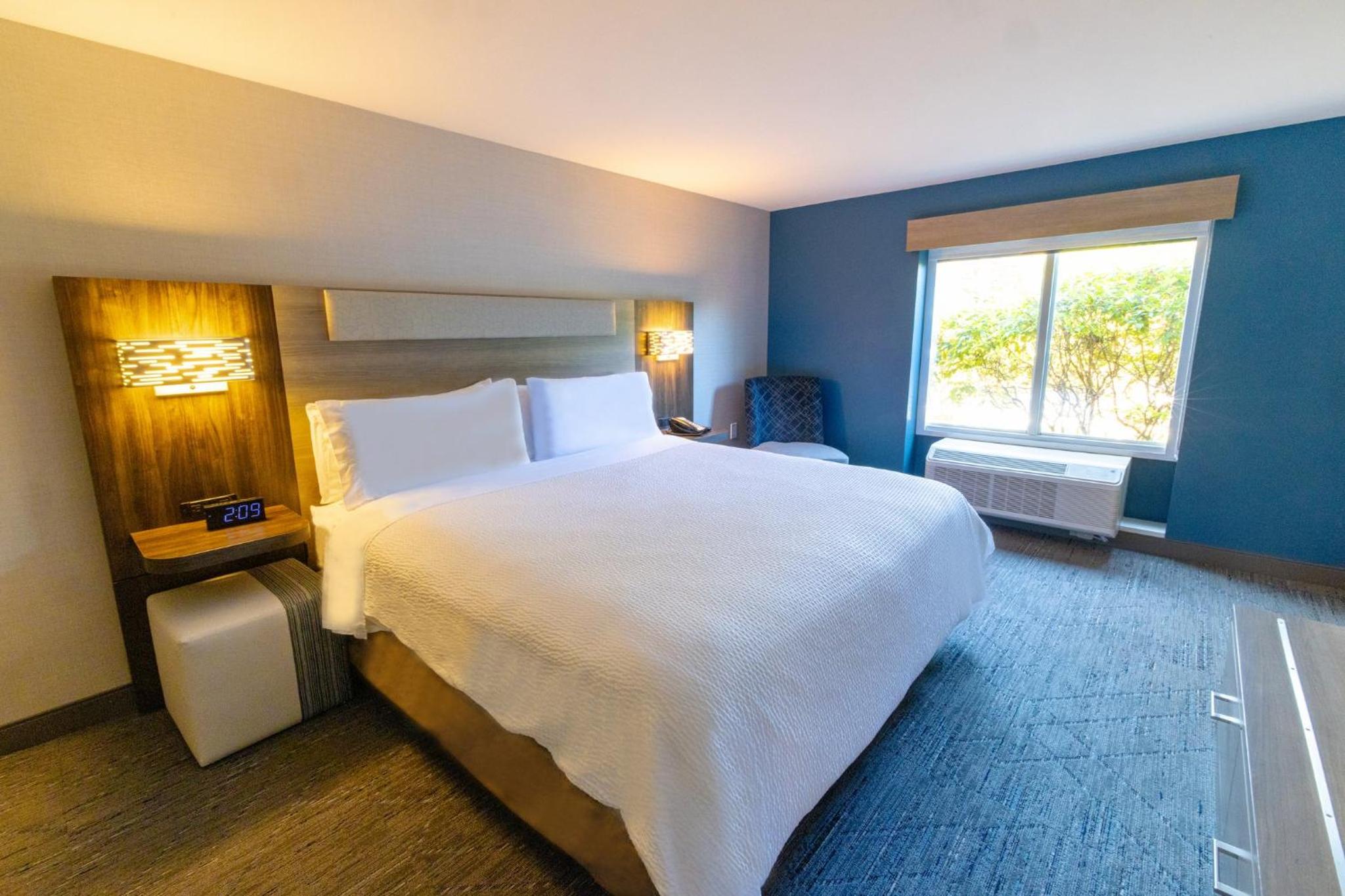 holiday inn express hotel of neptune by ihg