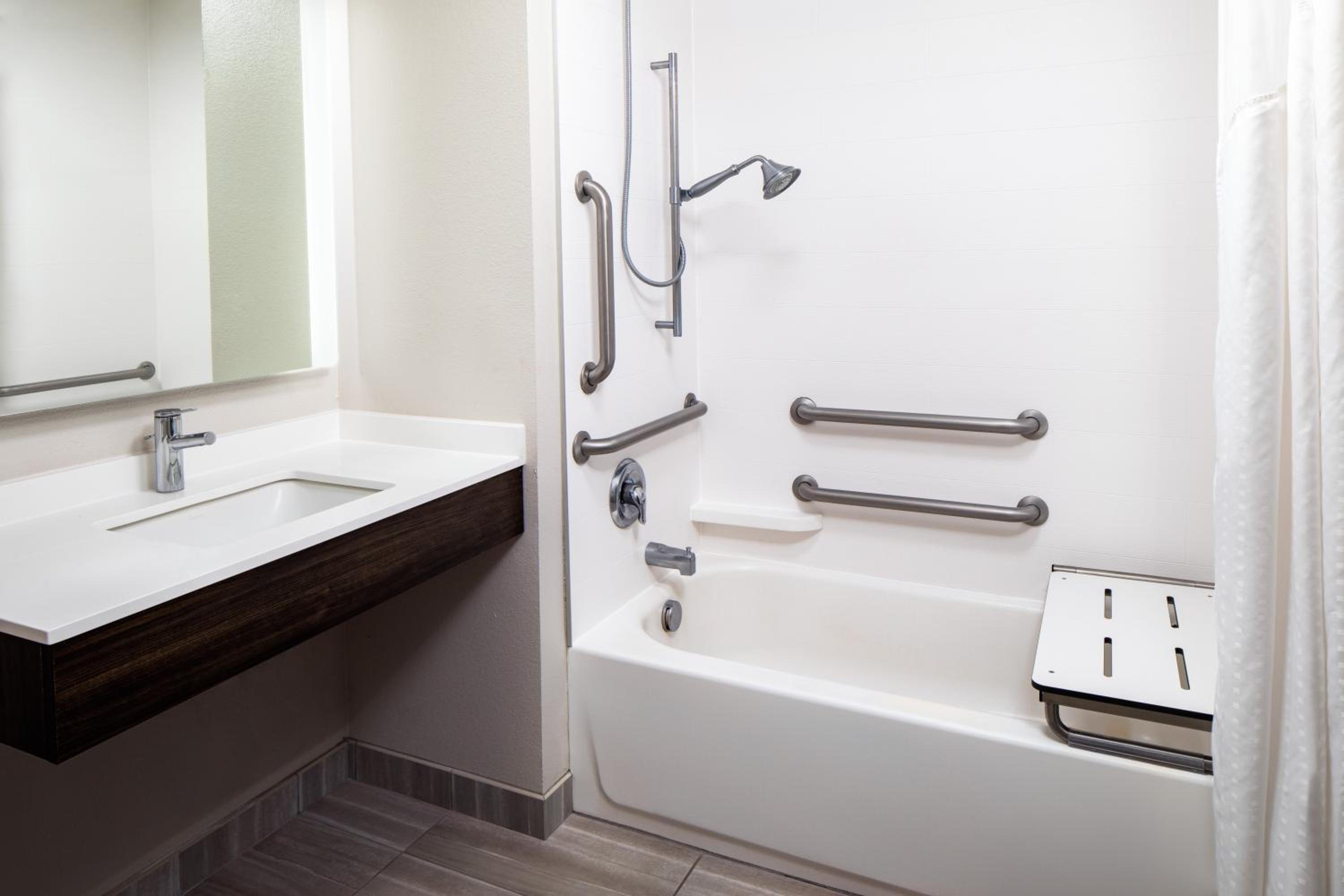 holiday inn express and suites los alamos entrada park