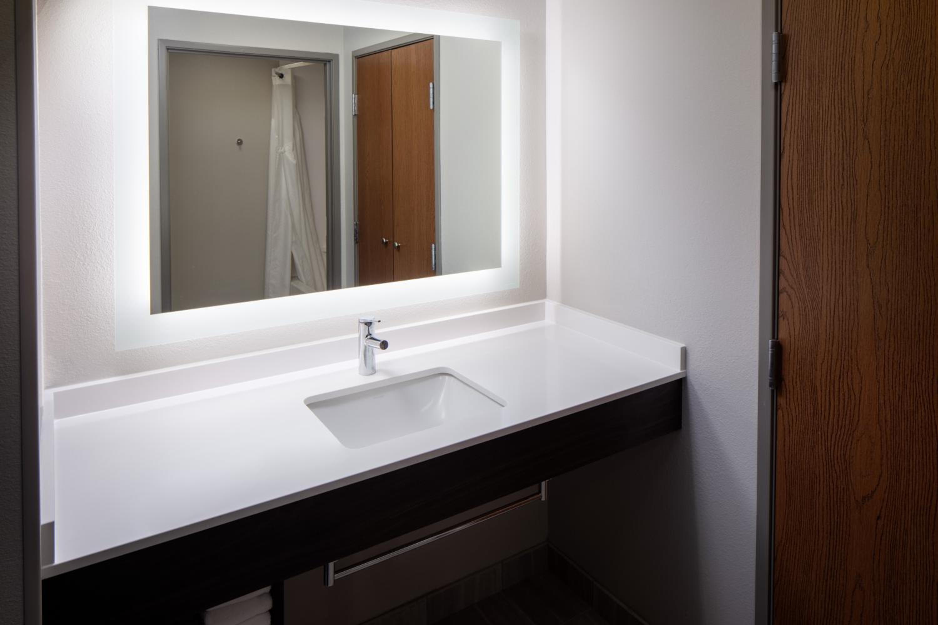 holiday inn express and suites los alamos entrada park