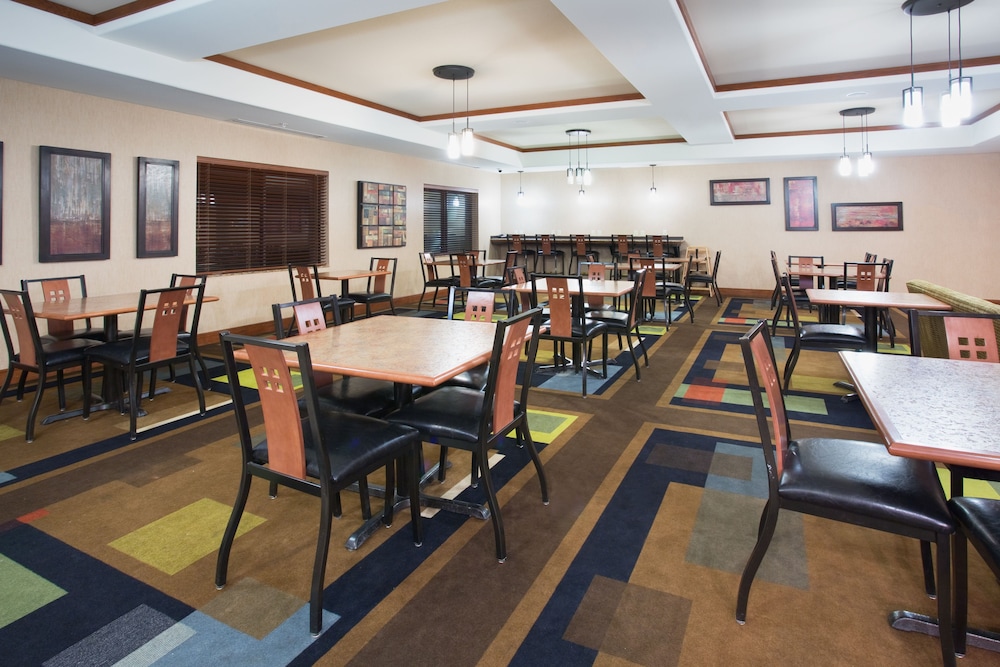 holiday inn express and suites los alamos entrada park