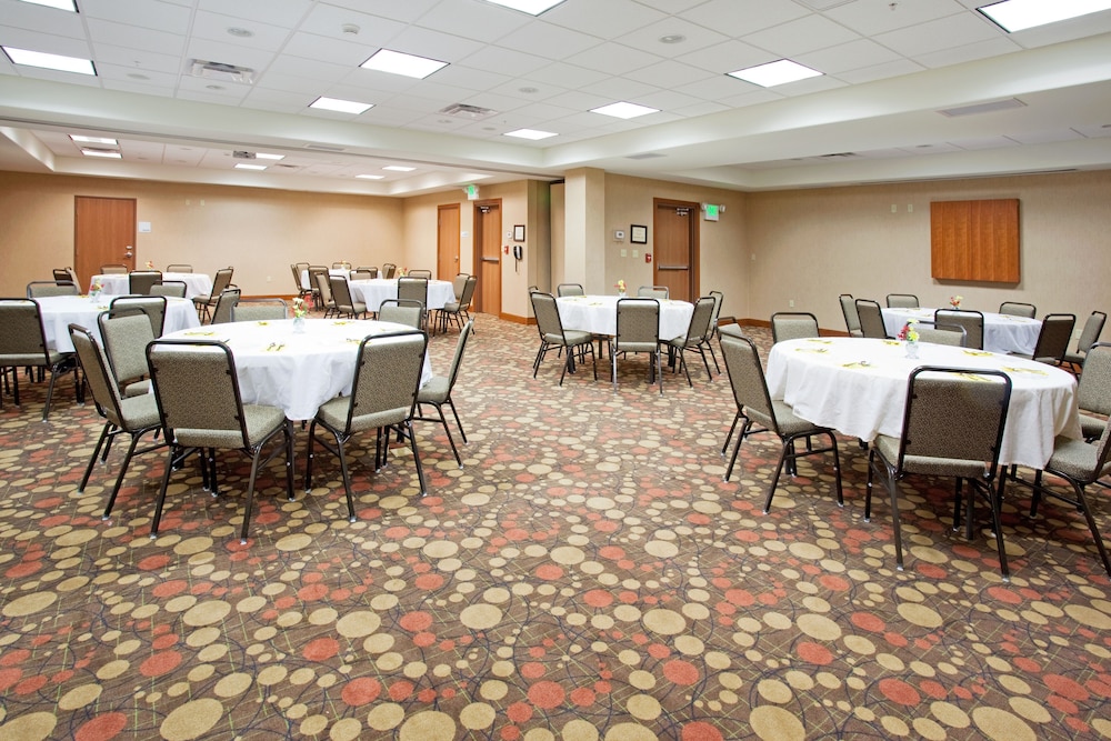 holiday inn express and suites los alamos entrada park