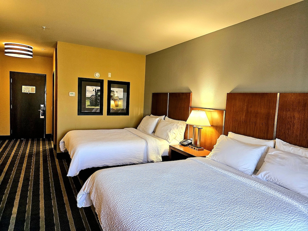 holiday inn express and suites perry national fairground area by ihg