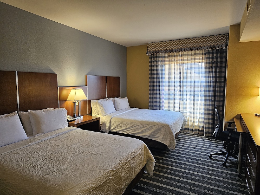 holiday inn express and suites perry national fairground area by ihg