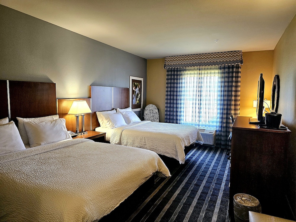 holiday inn express and suites perry national fairground area by ihg