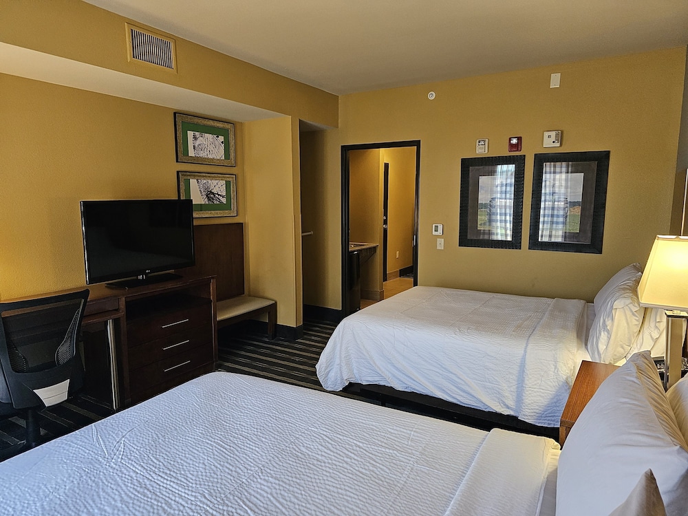 holiday inn express and suites perry national fairground area by ihg
