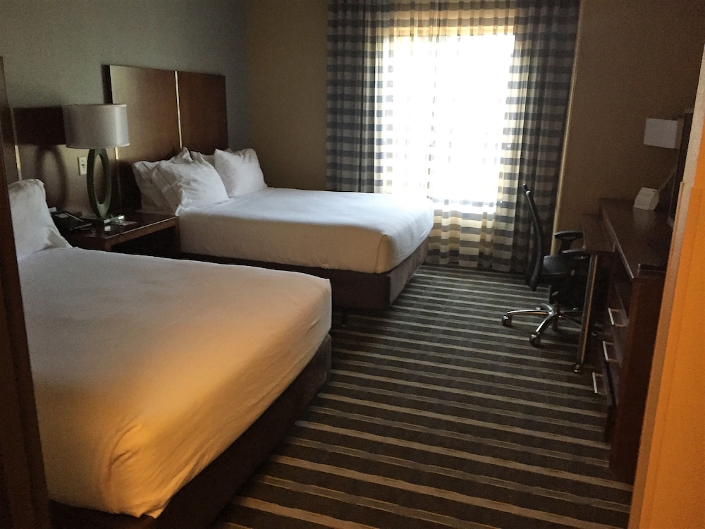 holiday inn express and suites perry national fairground area by ihg
