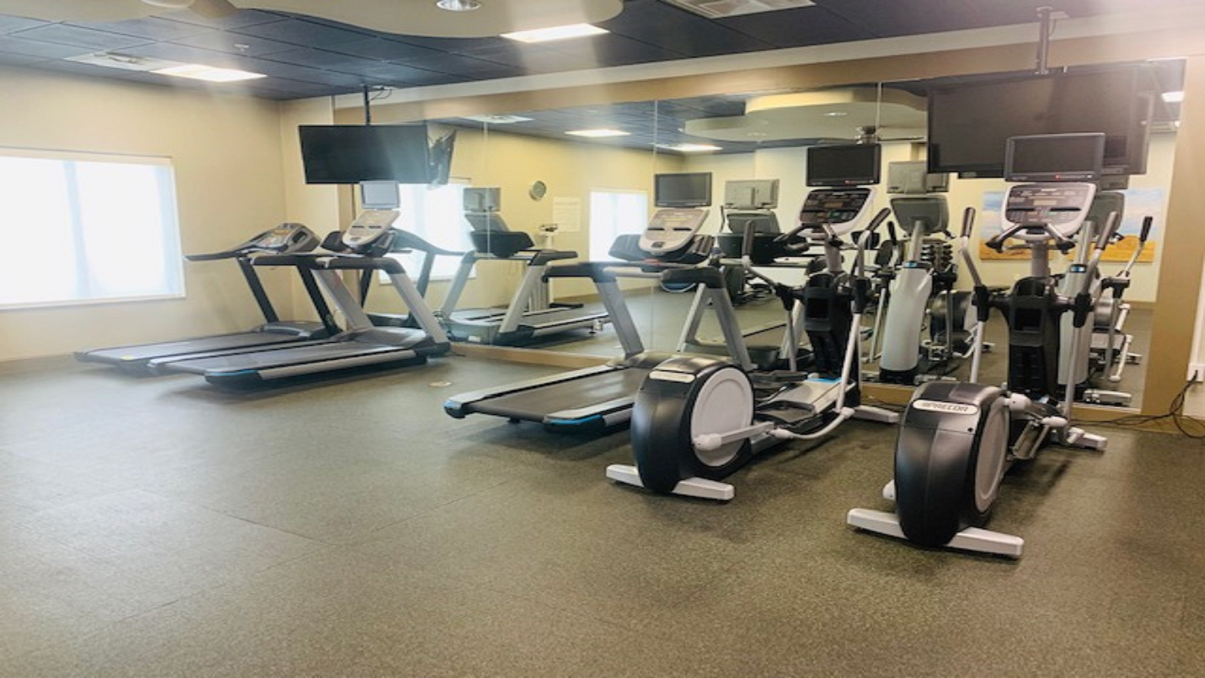 holiday inn express and suites perry national fairground area by ihg