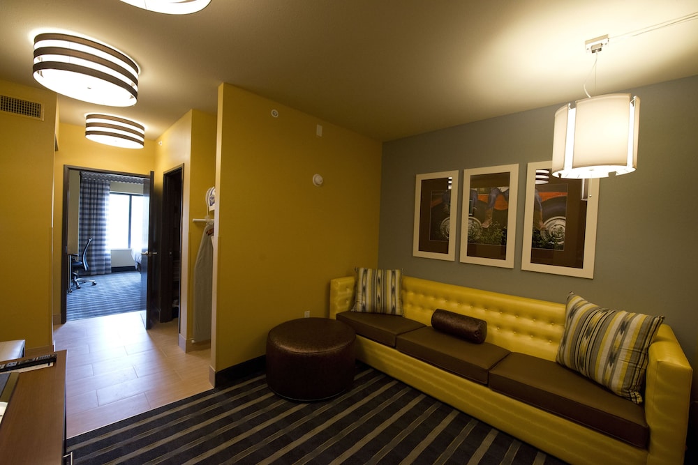 holiday inn express and suites perry national fairground area by ihg