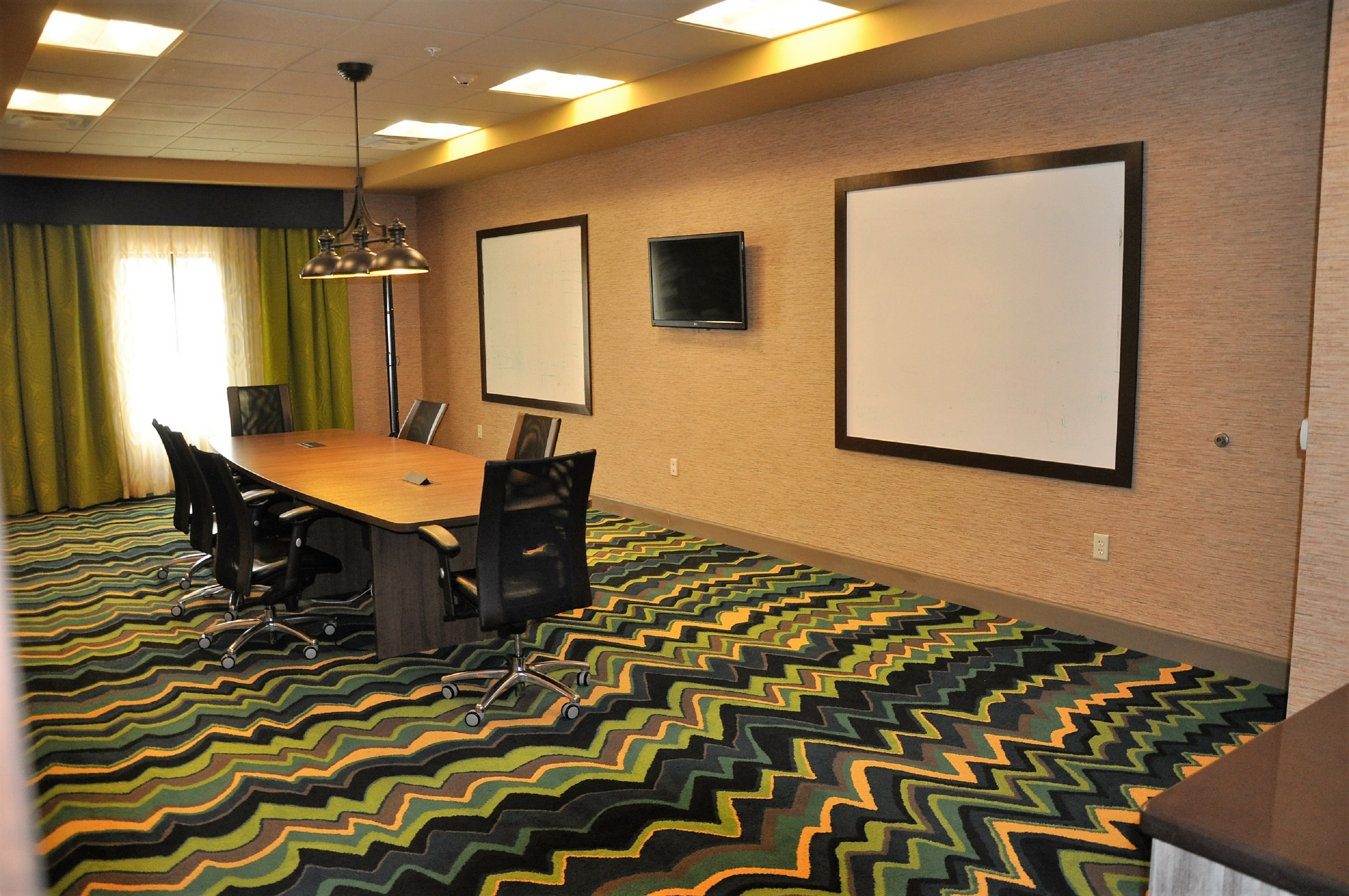 holiday inn express and suites perry national fairground area by ihg