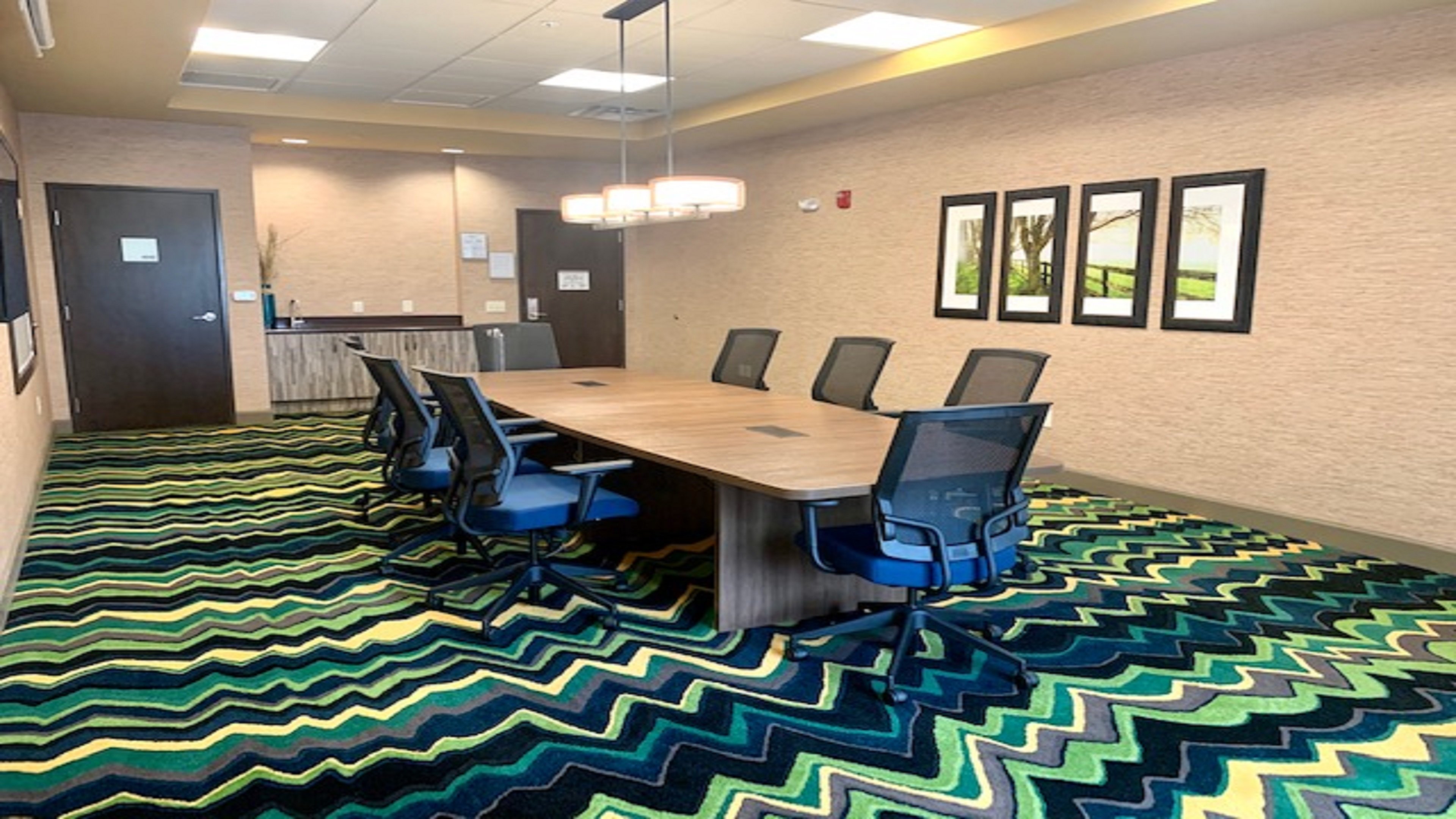 holiday inn express and suites perry national fairground area by ihg
