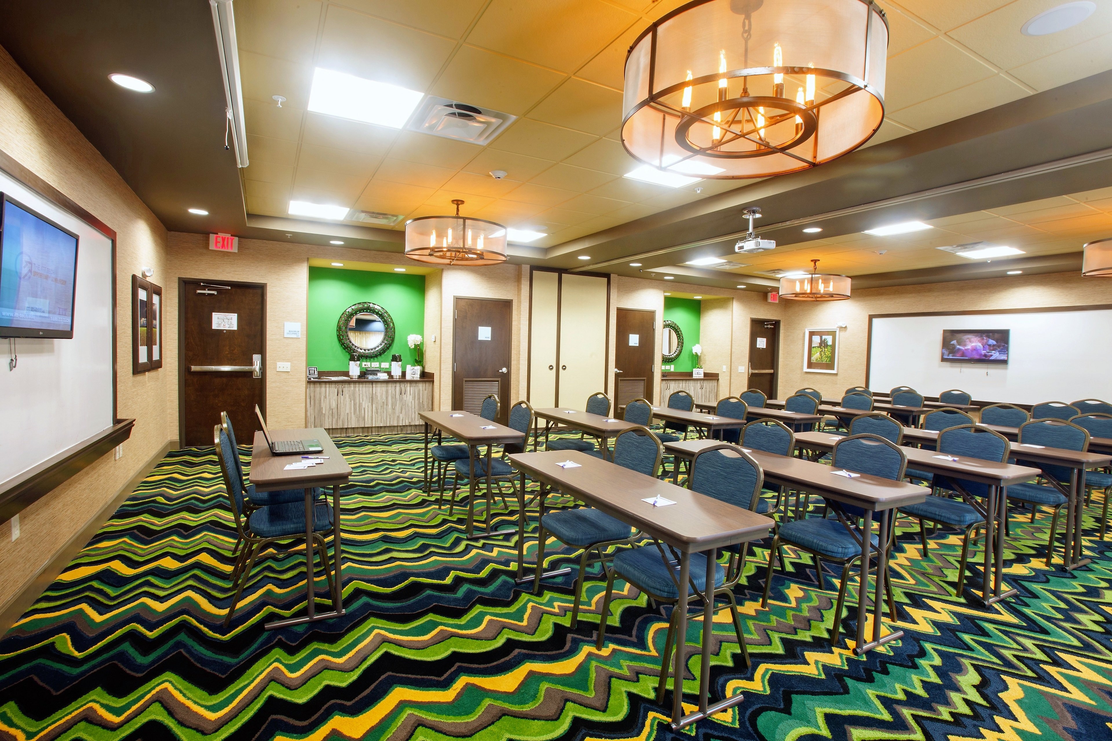 holiday inn express and suites perry national fairground area by ihg