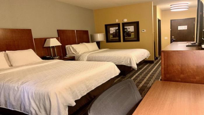 holiday inn express and suites perry national fairground area by ihg