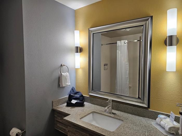 holiday inn express and suites perry national fairground area by ihg