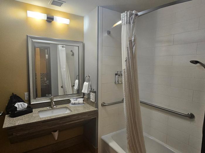holiday inn express and suites perry national fairground area by ihg