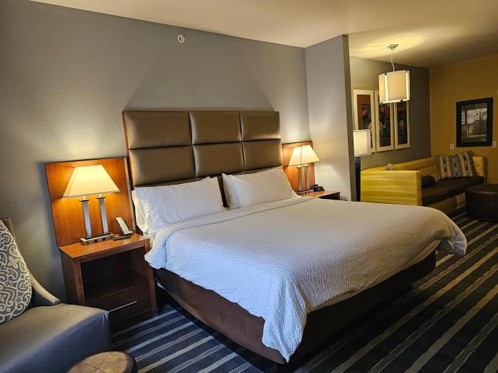 holiday inn express and suites perry national fairground area by ihg