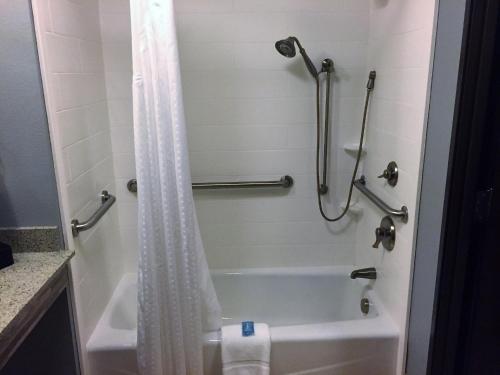 holiday inn express and suites perry national fairground area by ihg