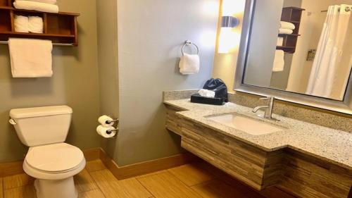 holiday inn express and suites perry national fairground area by ihg