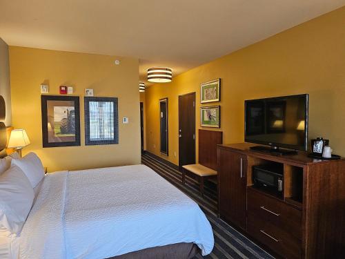 holiday inn express and suites perry national fairground area by ihg