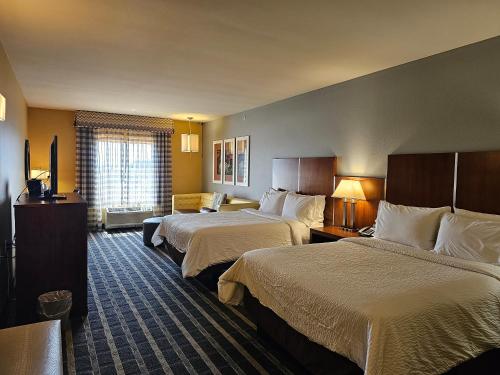 holiday inn express and suites perry national fairground area by ihg