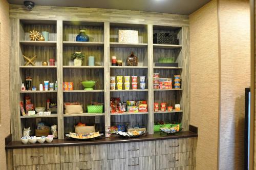 holiday inn express and suites perry national fairground area by ihg