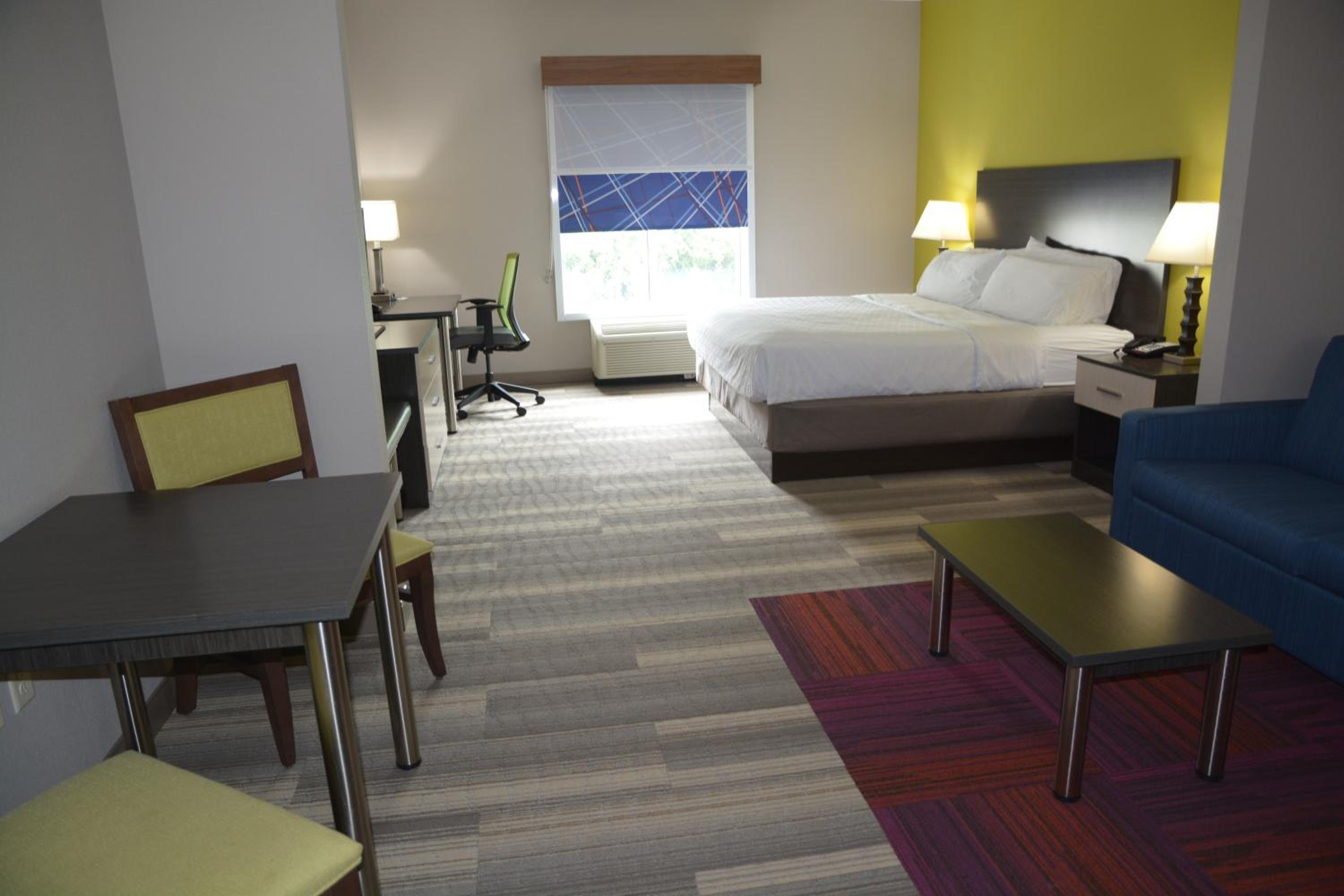 holiday inn express and suites caryville by ihg