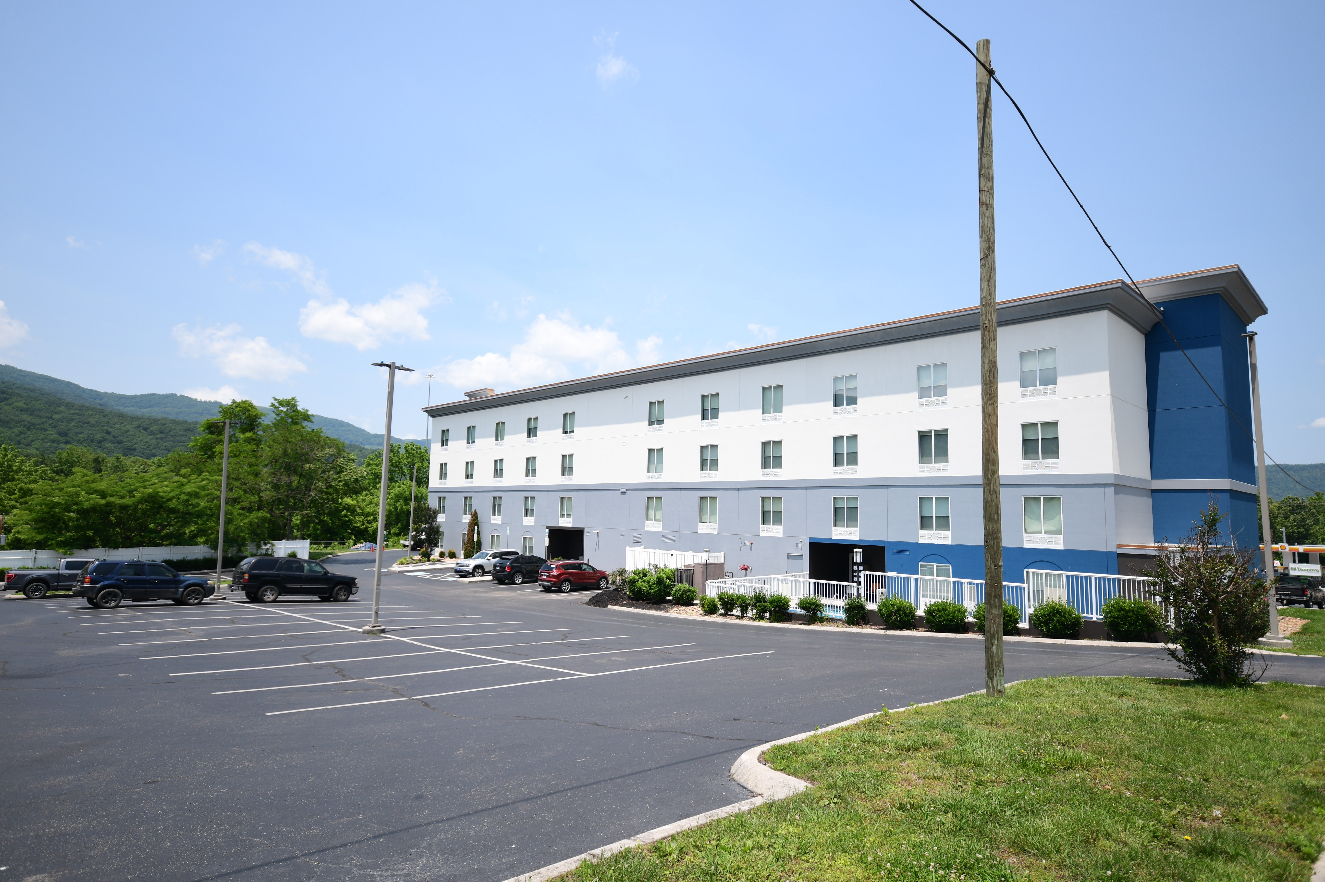 holiday inn express and suites caryville by ihg