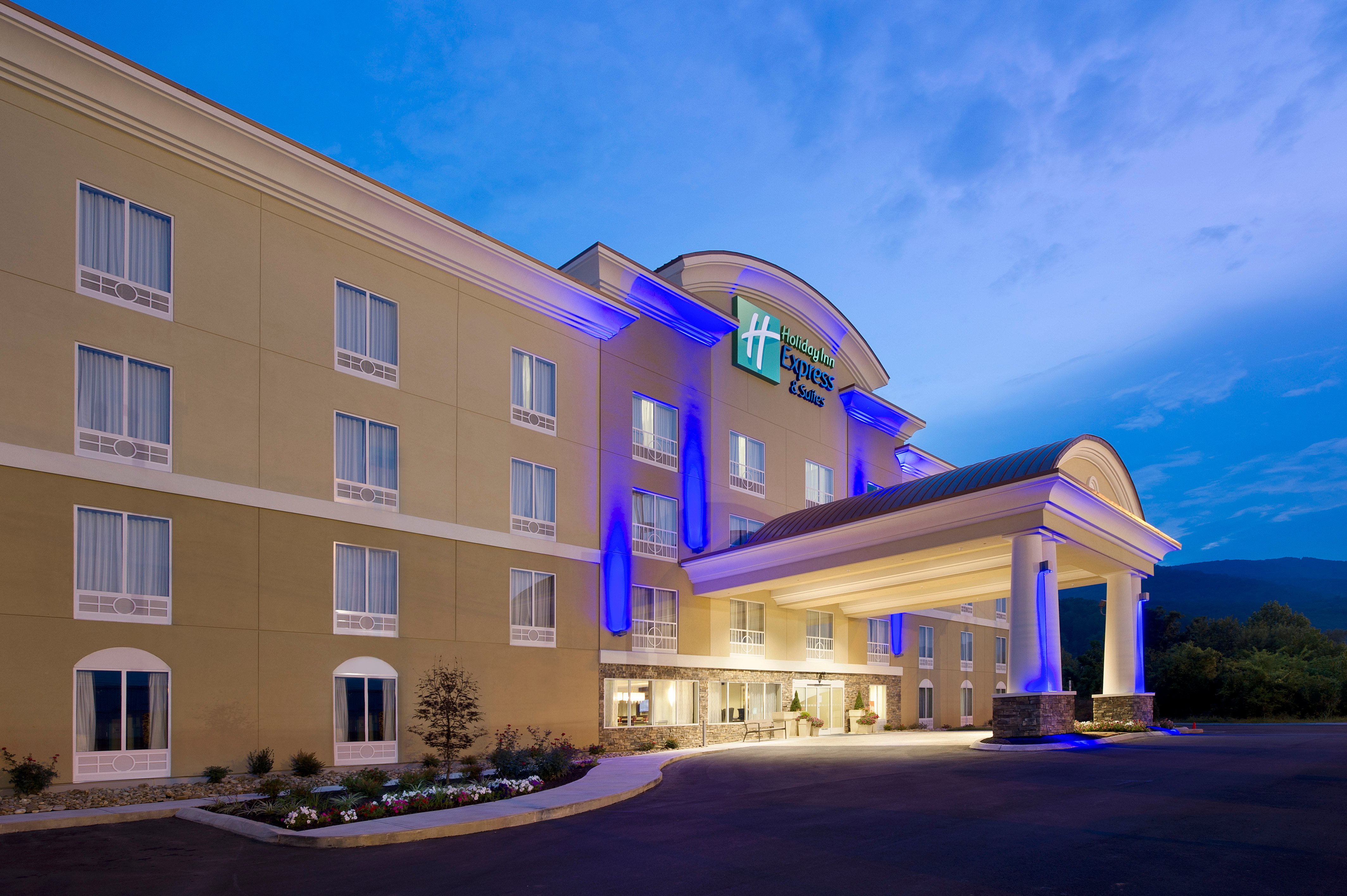 holiday inn express and suites caryville by ihg