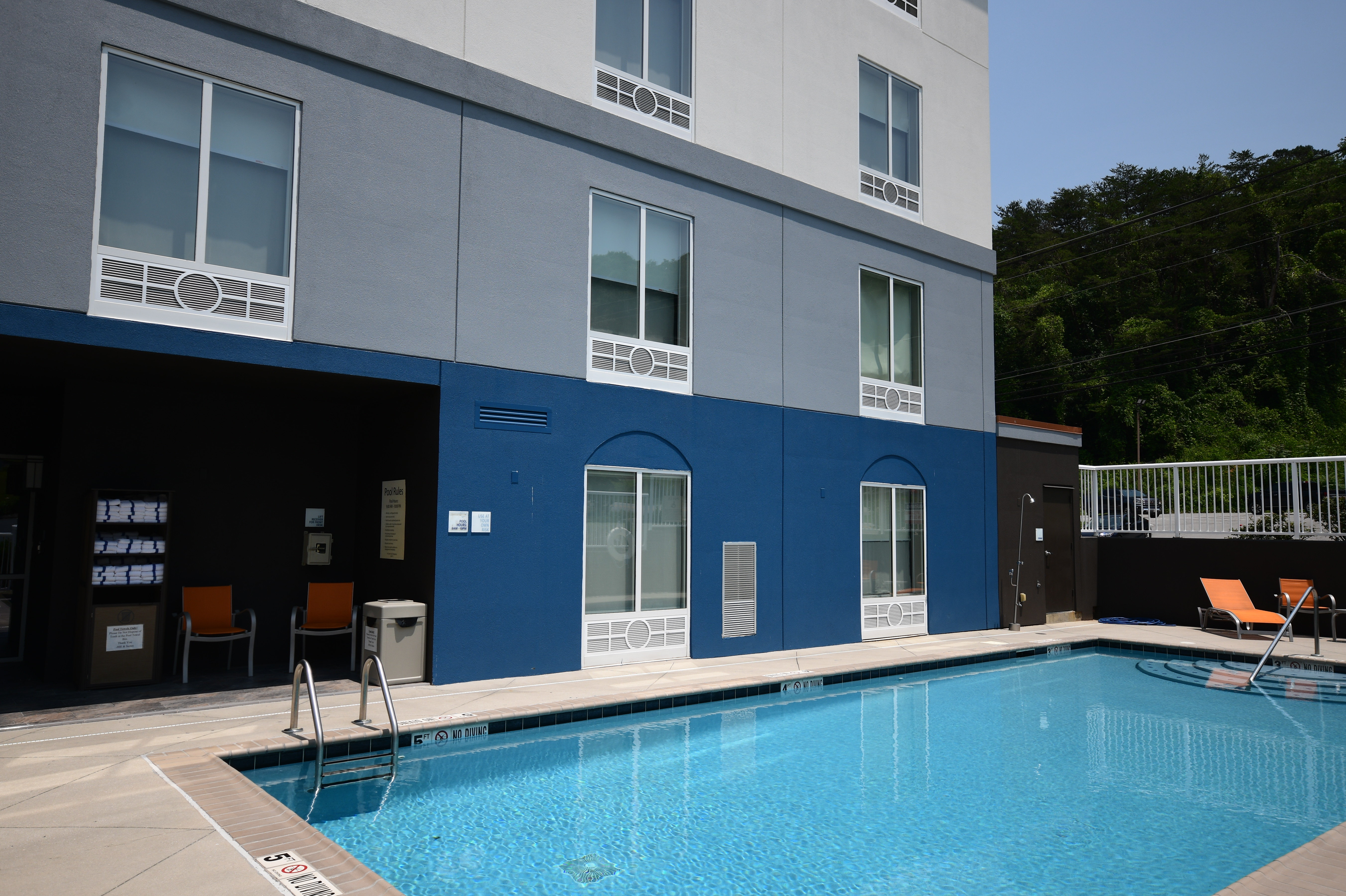 holiday inn express and suites caryville by ihg