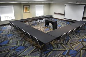 holiday inn express and suites caryville by ihg