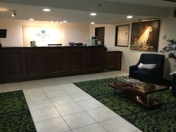 Quality Inn,Champaign>>Arcola,2.5 star