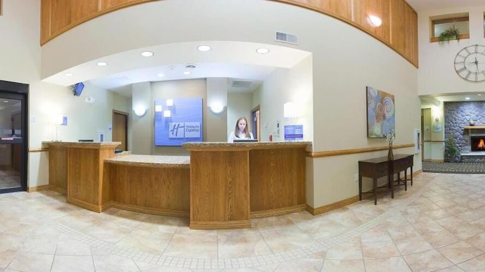 holiday inn express and suites antigo by ihg