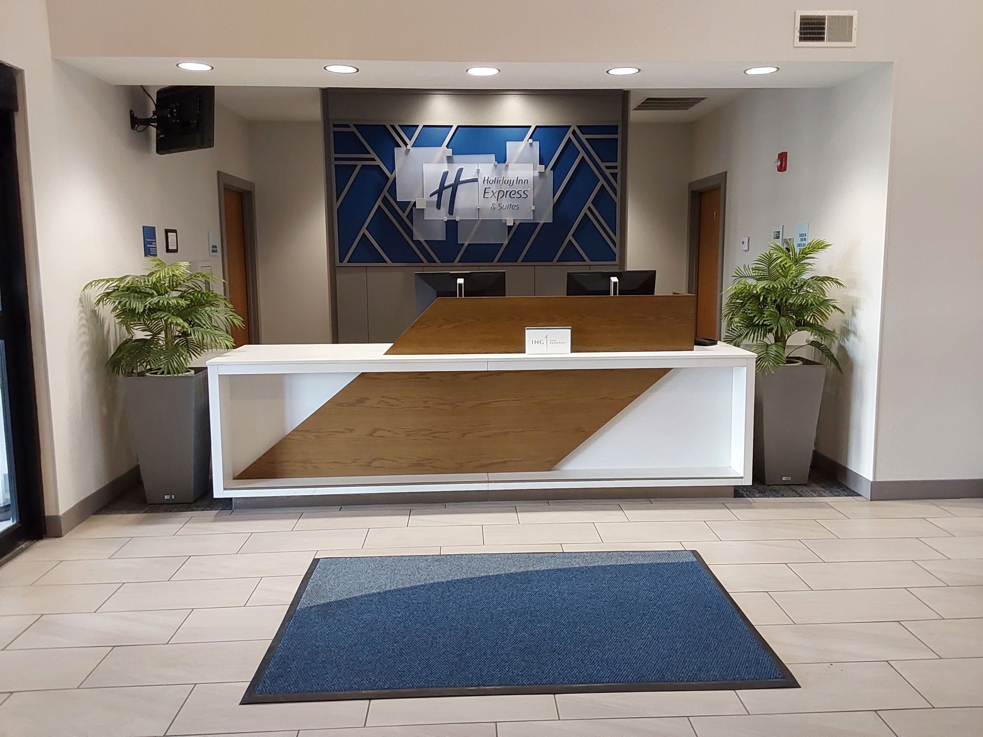 holiday inn express and suites antigo by ihg