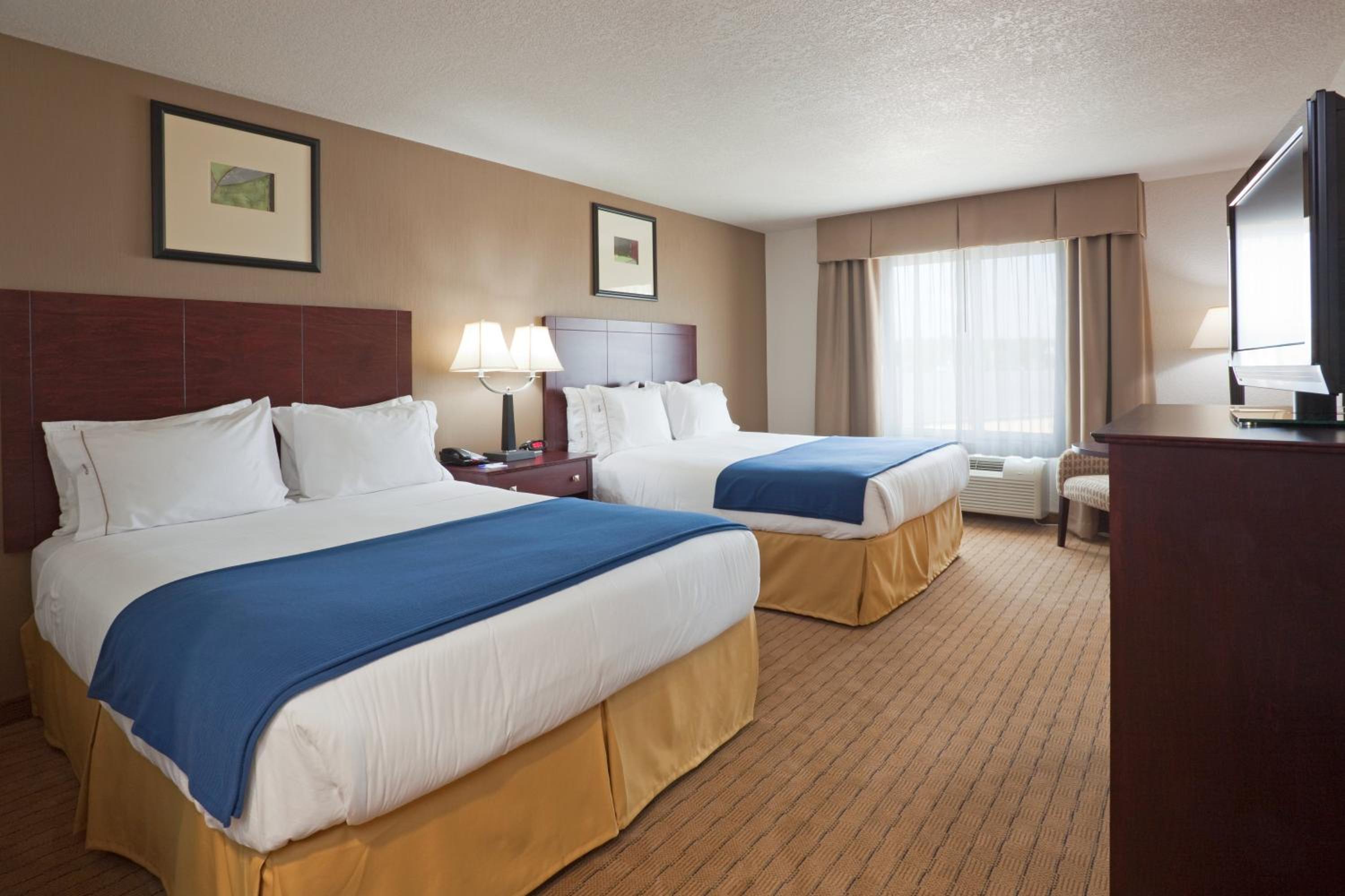 holiday inn express and suites antigo by ihg