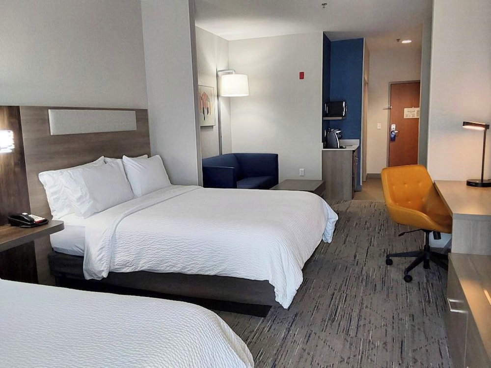 holiday inn express and suites antigo by ihg