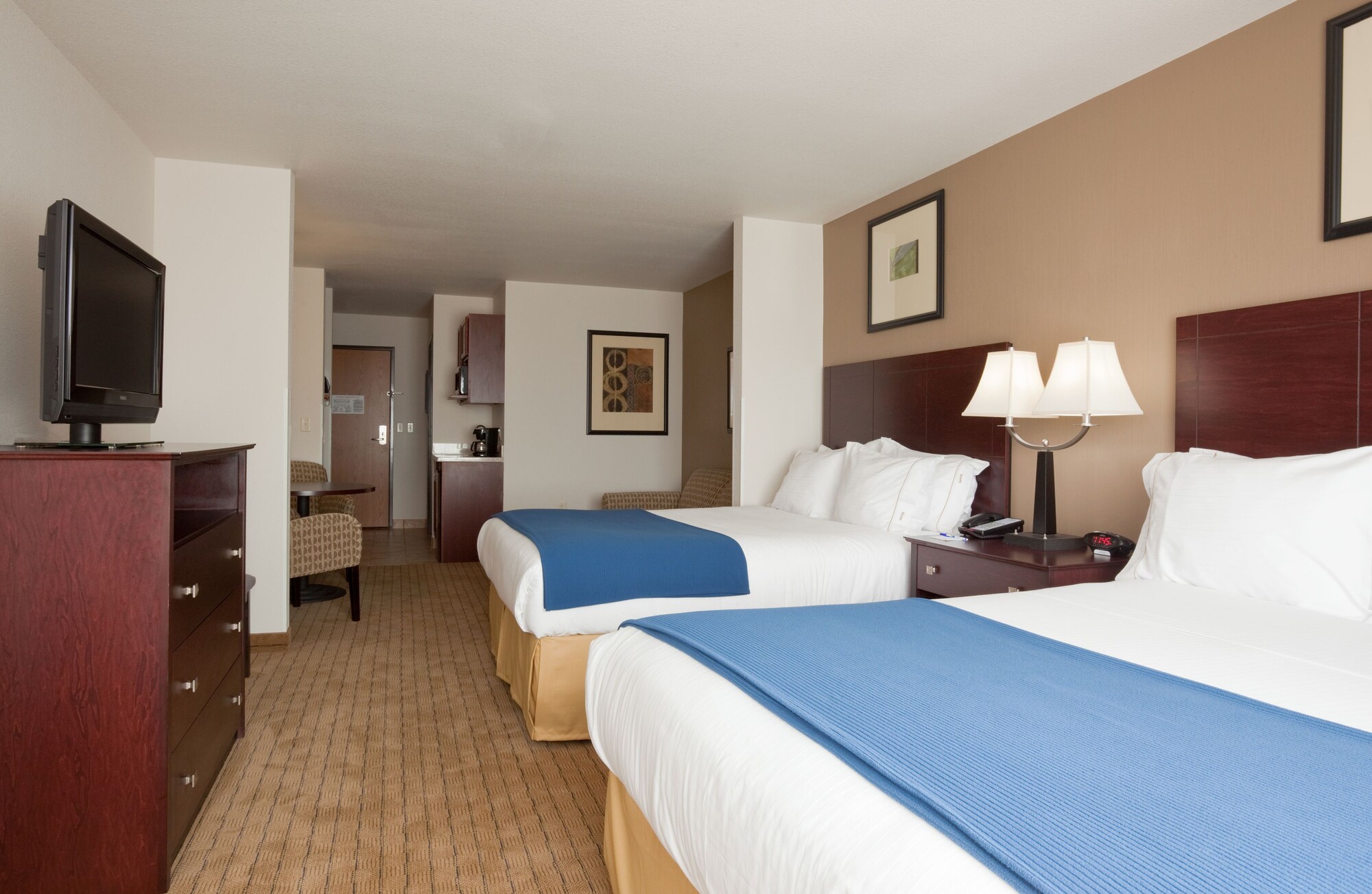 holiday inn express and suites antigo by ihg