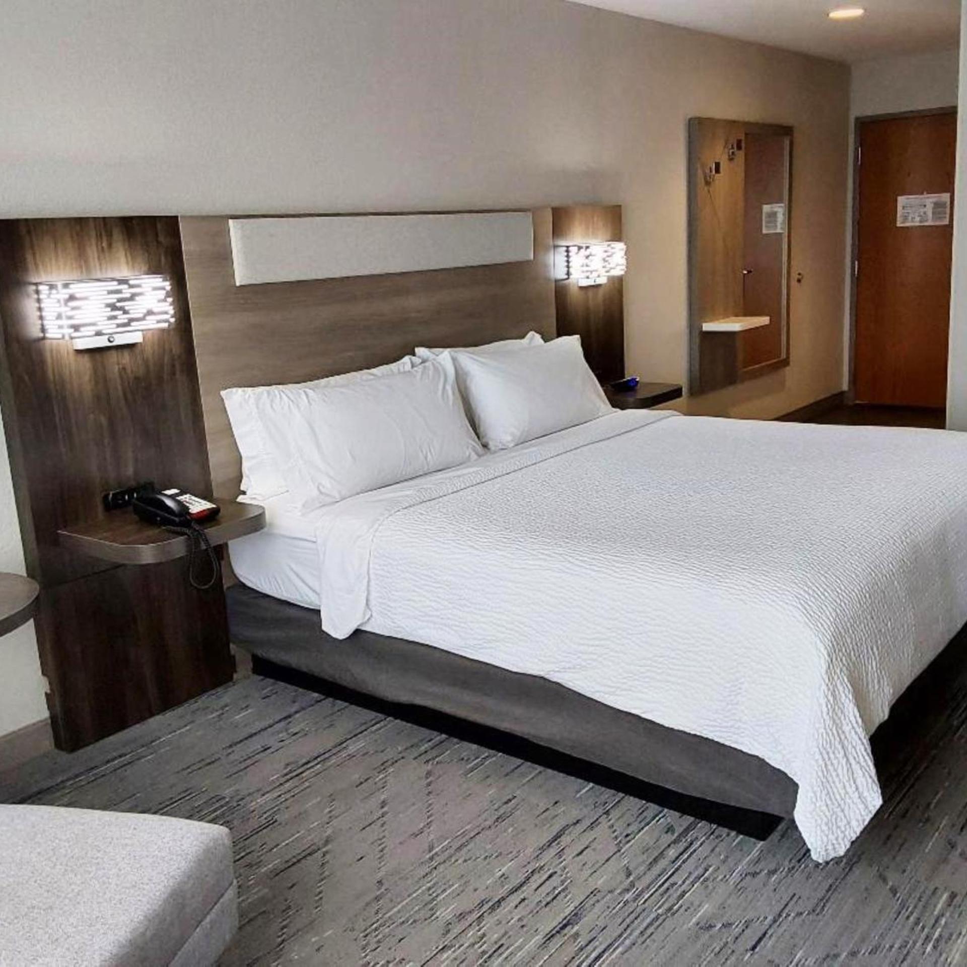holiday inn express and suites antigo by ihg