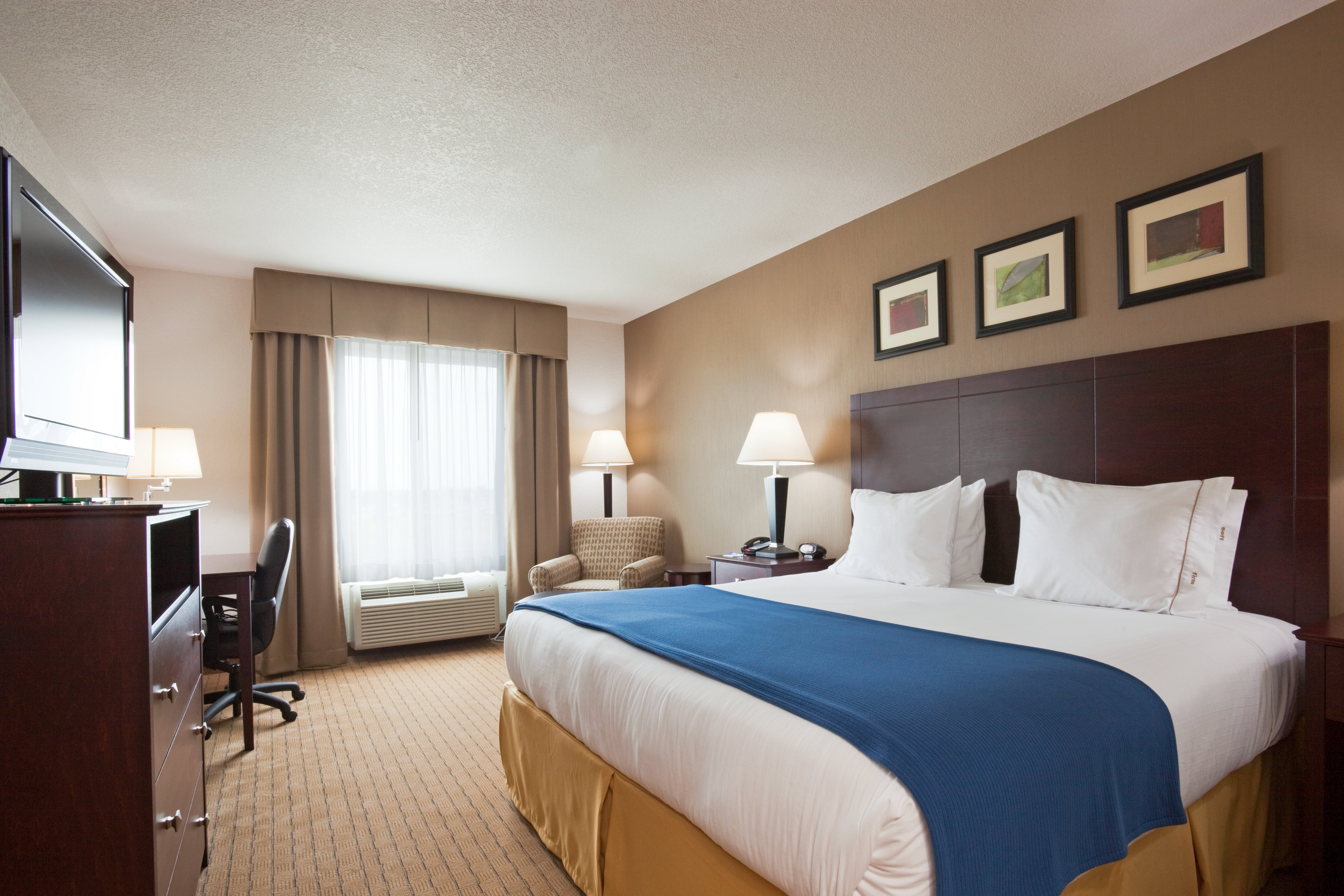 holiday inn express and suites antigo by ihg