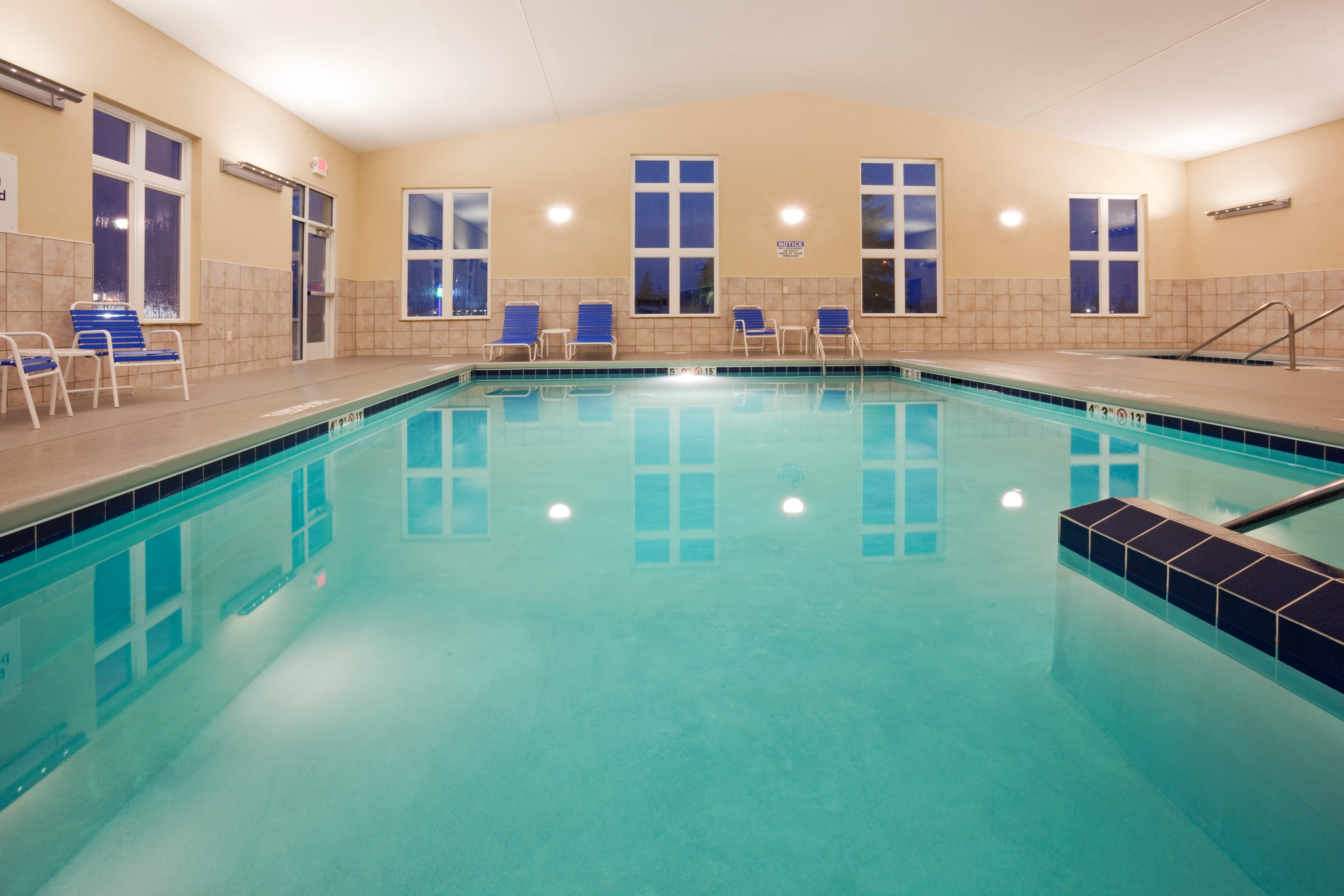 holiday inn express and suites antigo by ihg