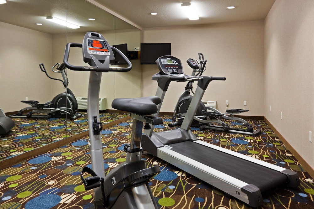 holiday inn express and suites antigo by ihg