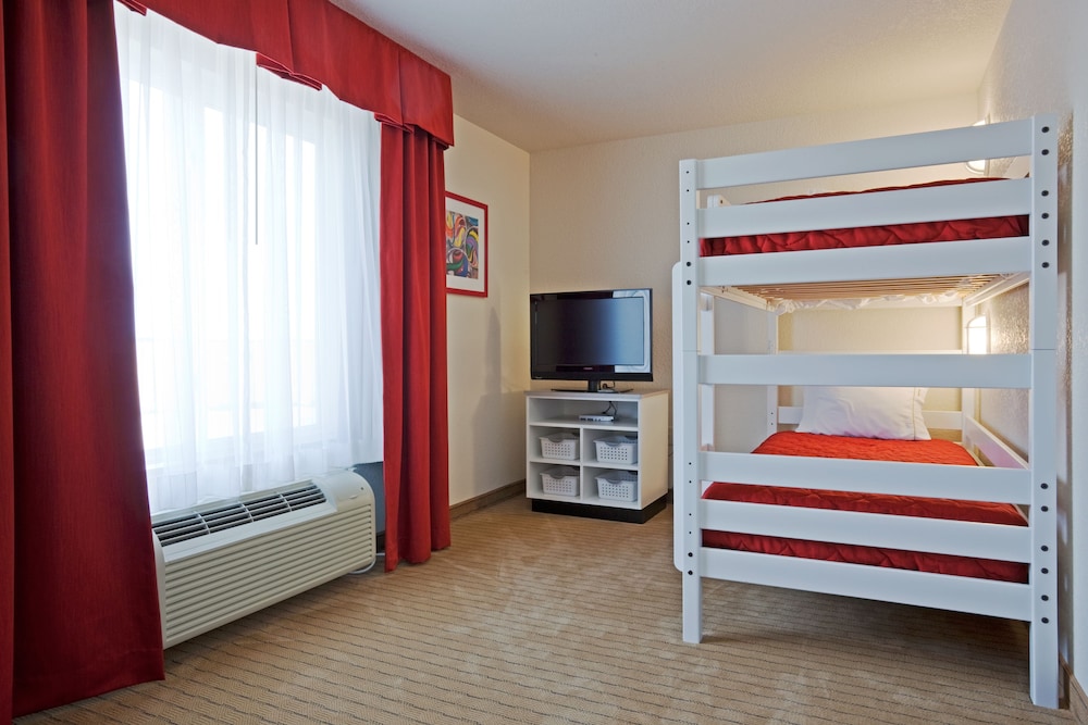 holiday inn express and suites antigo by ihg