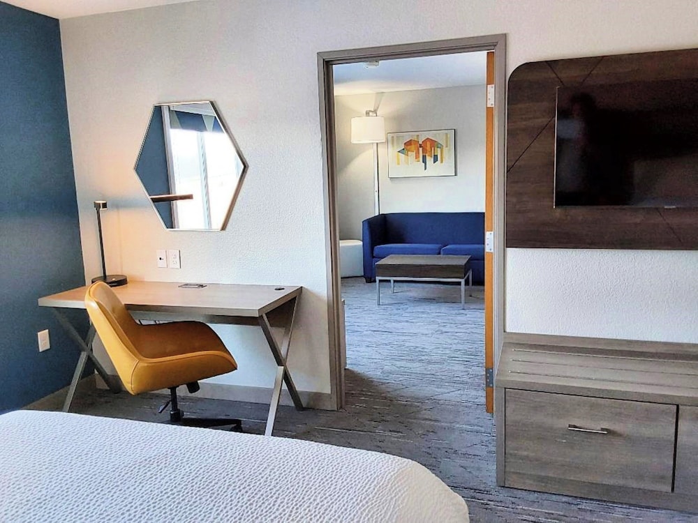holiday inn express and suites antigo by ihg