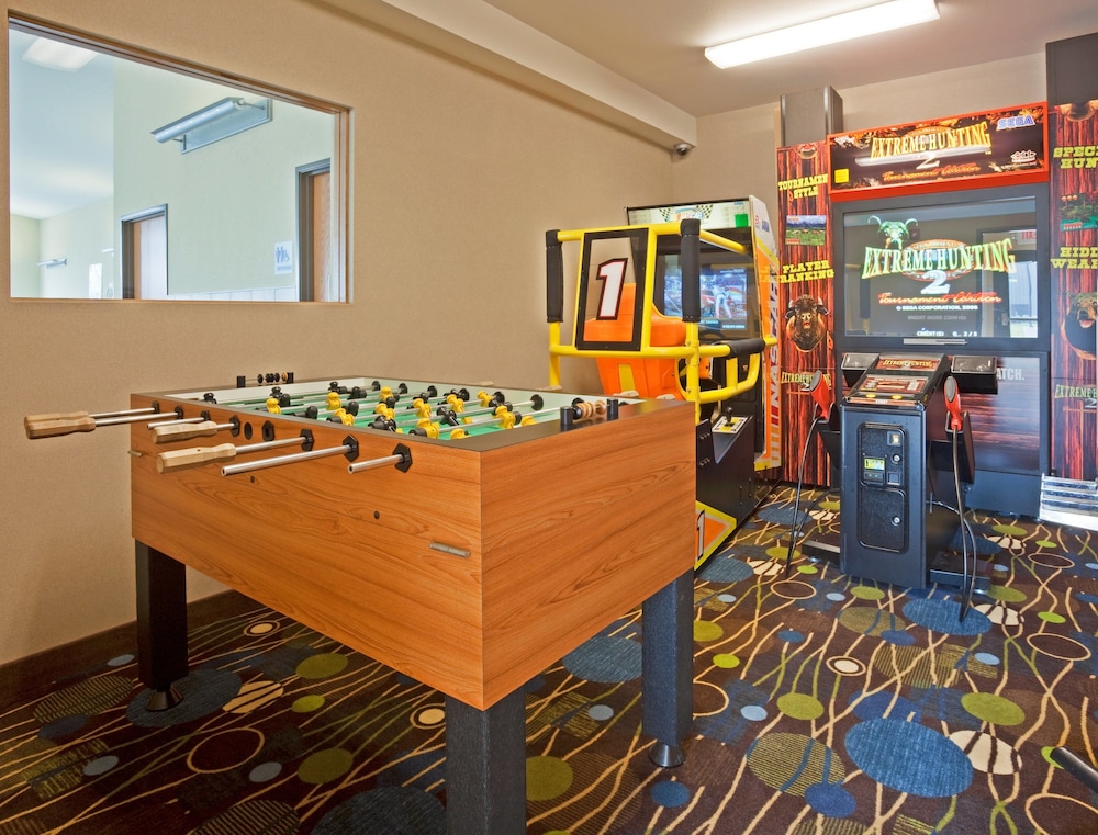 holiday inn express and suites antigo by ihg